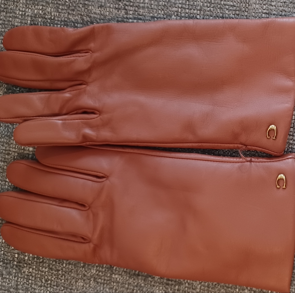 NWT coach womens gloves